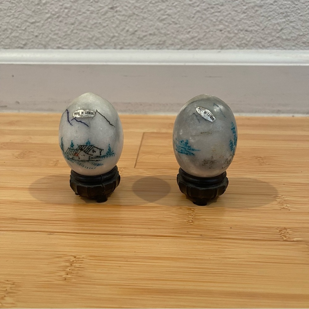 Vintage Hand Carved Asian Stone Egg Figurines Pair w/ Stands Made in Taiwan (2)